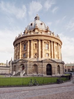 vertical-shot-radcliffe-camera-oxford-england
